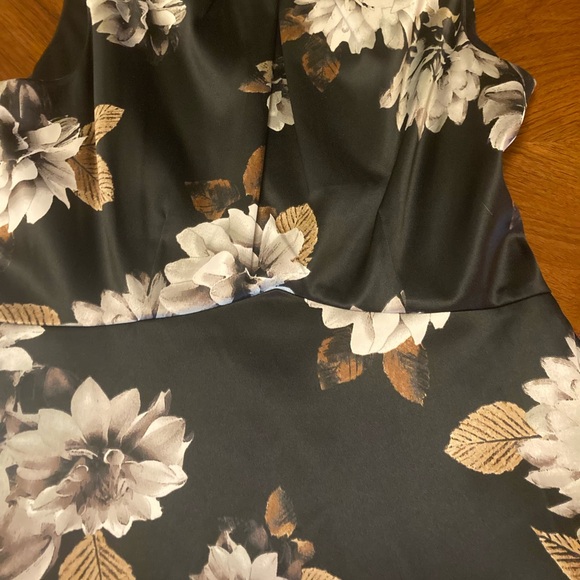 Floral Dress - Picture 4 of 5